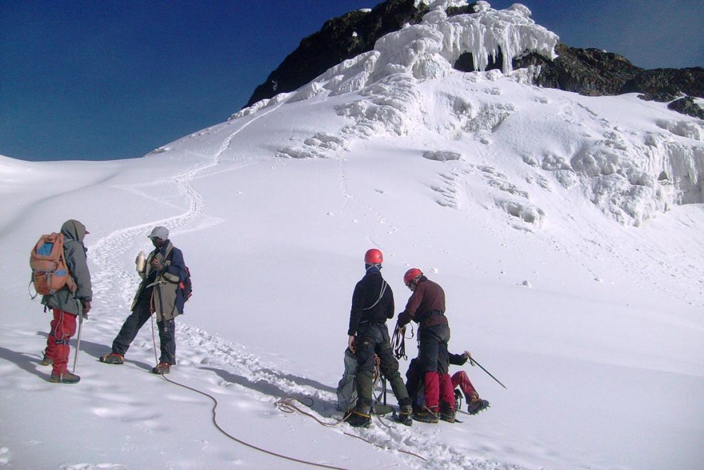 top 6 things to do at rwenzori mountains natonal park